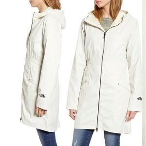 The North Face Women’s Hooded Cream Rissy 2 Rain Jacket, size medium